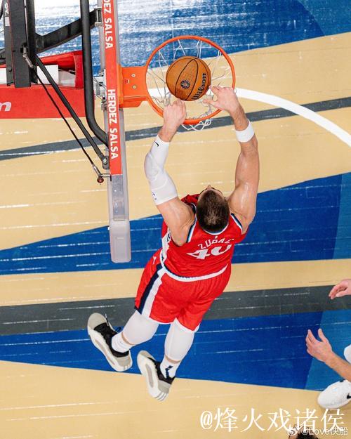 祖巴茨出战33分钟贡献6分13篮板2助攻1盖帽 祖巴茨出战33分钟贡献6分13篮板2助攻1盖帽